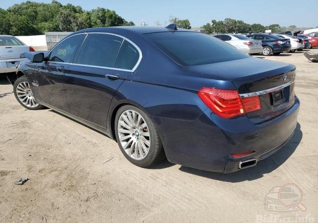 BMW F02 750 2011 Темно-синий A89 4400 см3