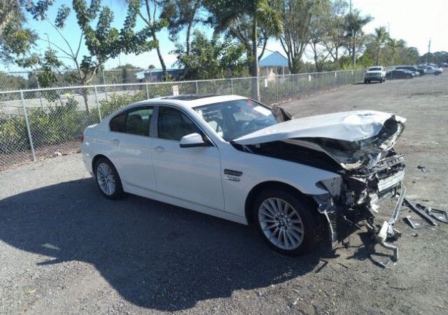 BMW F10 535 2013 Белый (300) 3000 см3