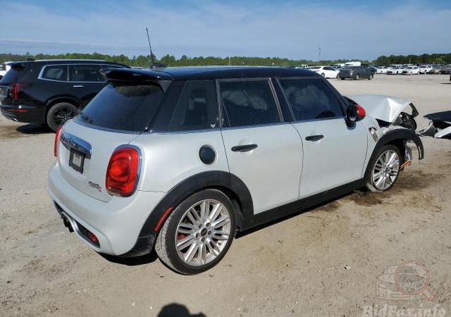 MINI F55 2015 Белый (A62) 2000 см3
