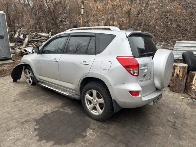 Ви зараз переглядаєте Toyota RAV 4 2006 Серебро 1F7 2000 см3