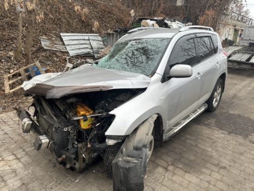 Детальніше про статтю RAV 4 2006 Серебро 1F7 2000 см3