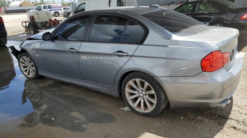 BMW E90 328i 2011 Серый (A22) 3000 см3