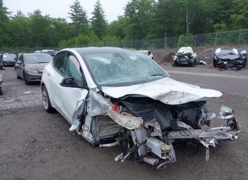 Детальніше про статтю Tesla Model Y 2023 Белый